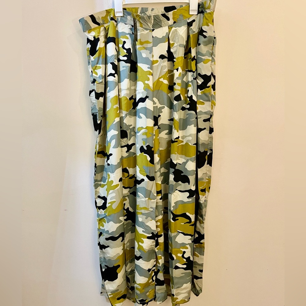 BN Camo Print Wide Leg Pants Size 23/24 & 26/28 - Picture 12 of 14
